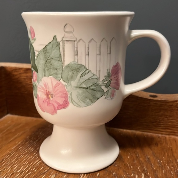 Pair of Pfaltzgraff Cape May Pedestal (Footed) Mugs  Discontinued MADE IN USA! - Picture 4 of 7